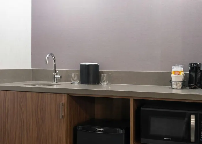 Courtyard Hotel 3*